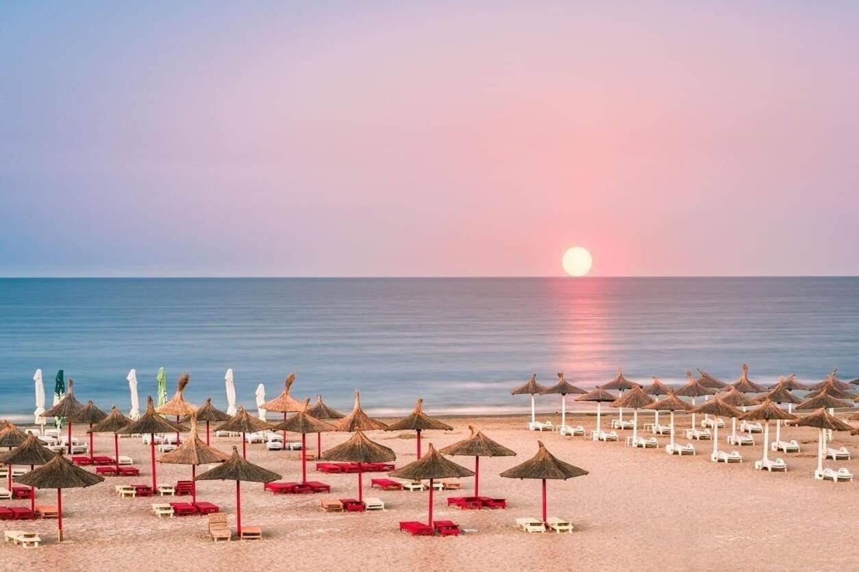B&P Apartments Mamaia Nord 5 Năvodari Buitenkant foto